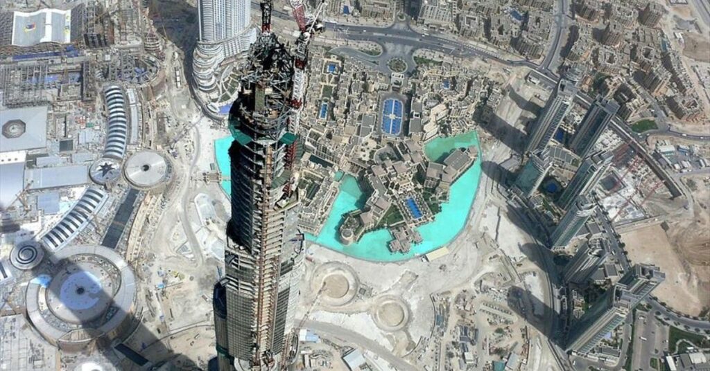 burg khalifa under construction