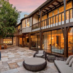 inside brad pitt house