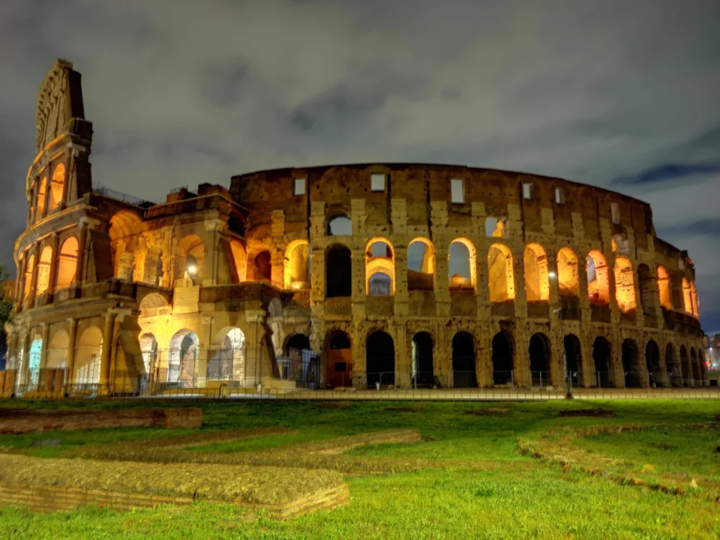 night view of the roman colosseum