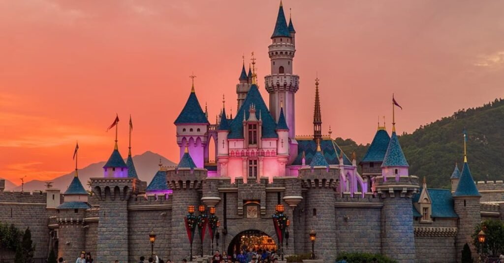 hong kong disneyland theme design